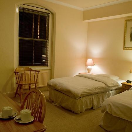 The Imperial Hotel Stroud Kültér fotó