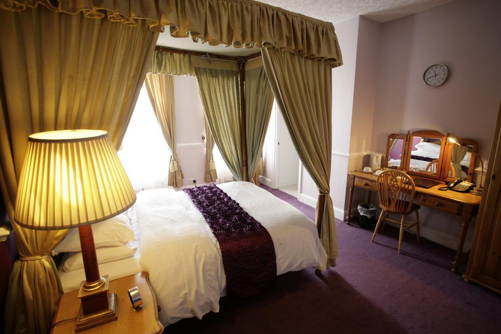 The Imperial Hotel Stroud Kültér fotó