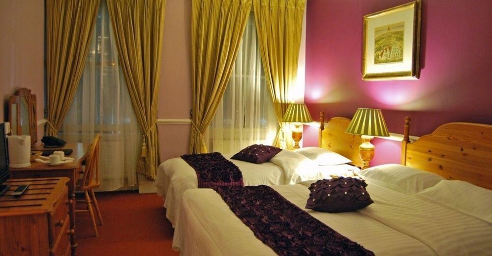 The Imperial Hotel Stroud Kültér fotó